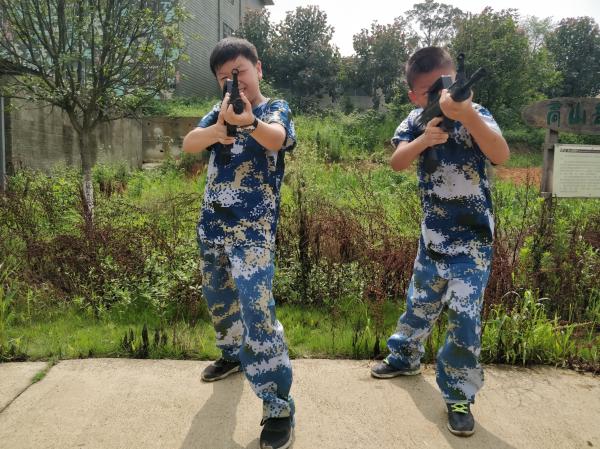 枪支教学练习中
