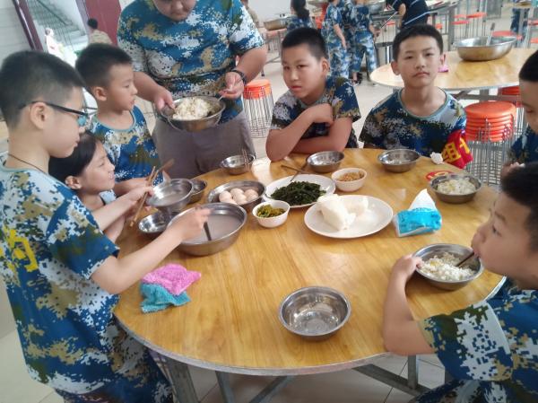 再也不挑食的宝宝们