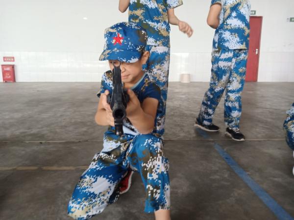 姿势要帅，动作要准