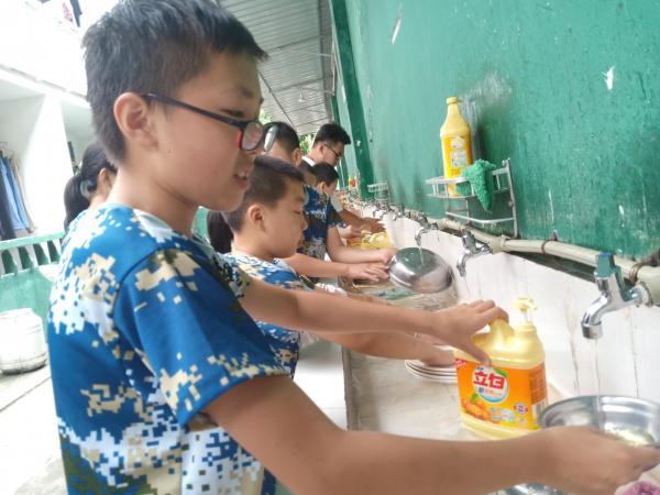 自力更生的好孩子们