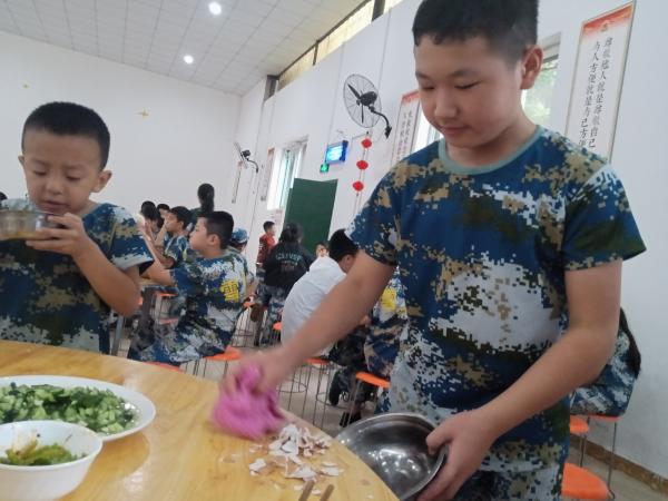 吃完自己收拾东西