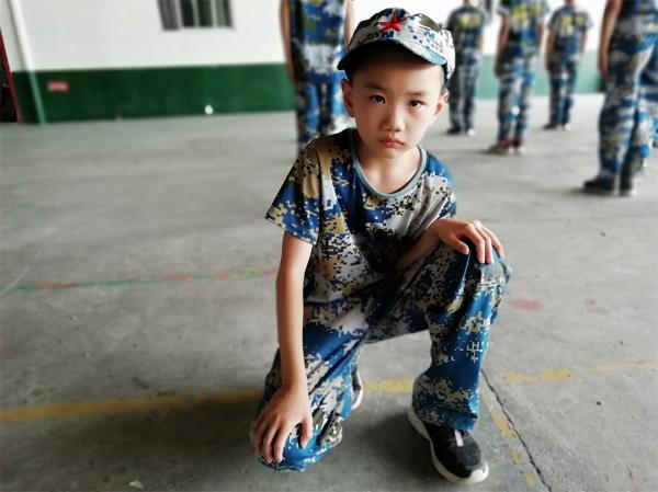 认真练习中