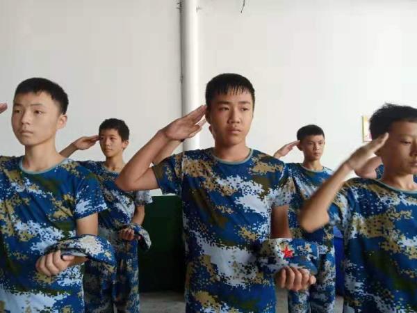 脱帽致敬